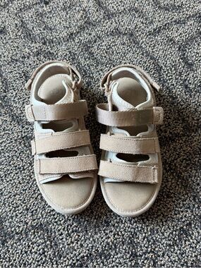 UGG Kids Goldencoast Multi Strap Slide Sandals